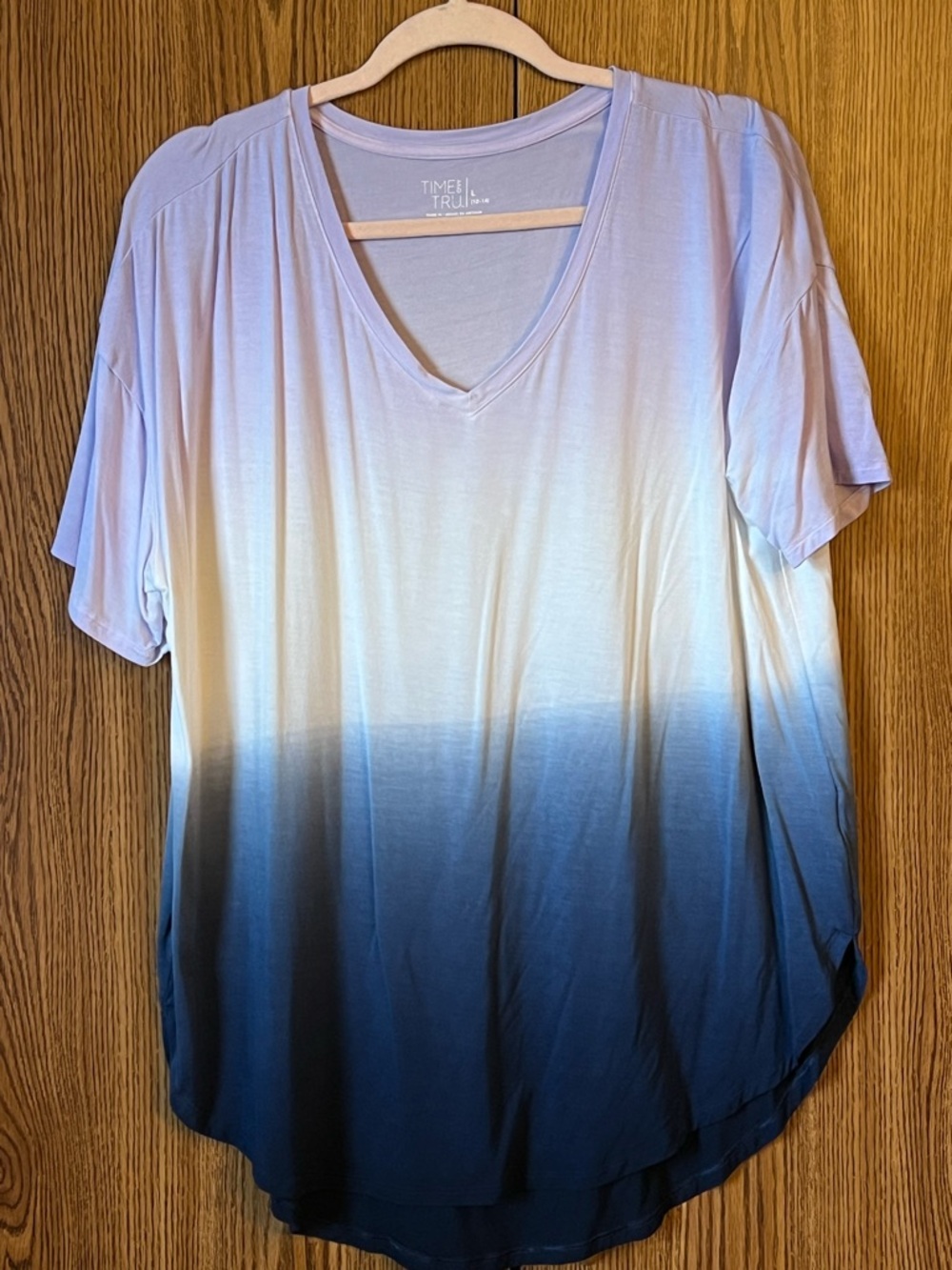Time & Tru Ombré Top Womans Size Large Purple White Blue